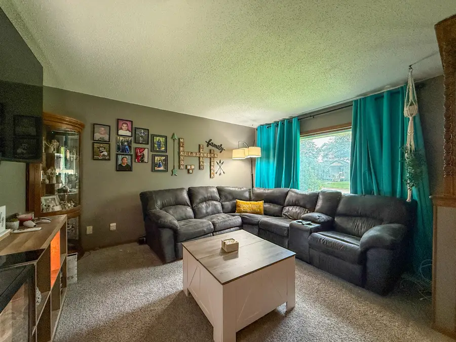 332 W Mamie Eisenhower Avenue, Boone, IA 50036 - #2