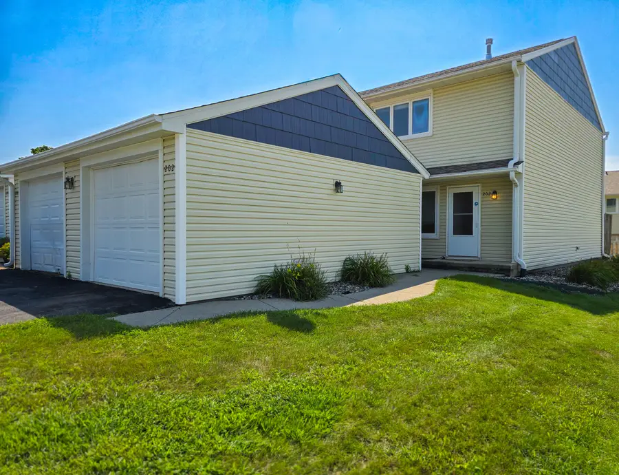 202 Cooper Court, Ames, IA 50014 - #3