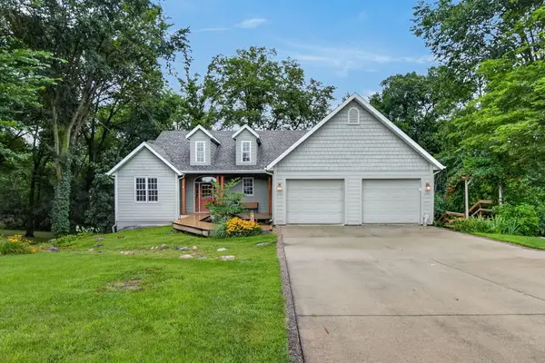 12595 Oakview Heights Drive, Story City, IA 50248