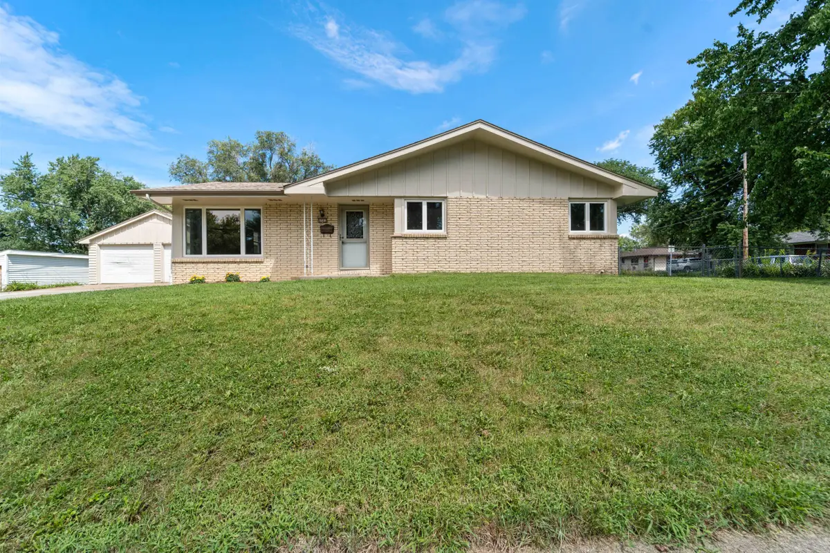 6501 Airline Avenue, Urbandale, IA 50322 - #1