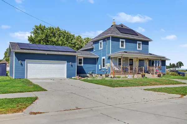 106 South Street, Colo, IA 50056