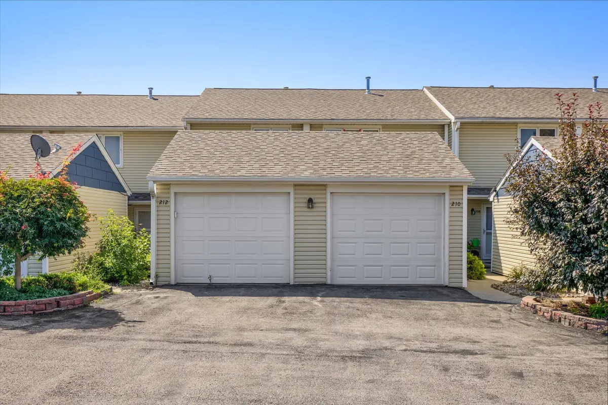 210 Cooper Court, Ames, IA 50014 - #1