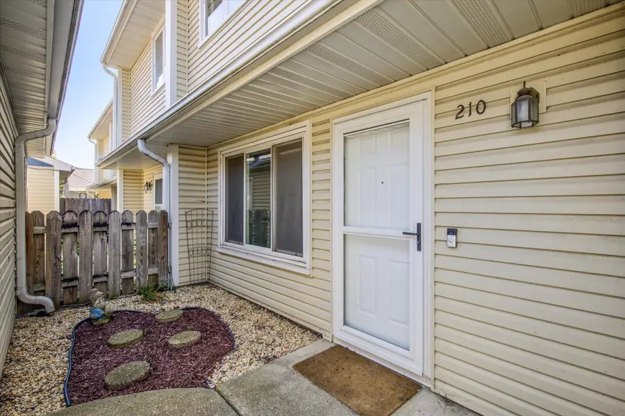 210 Cooper Court, Ames, IA 50014 - #2