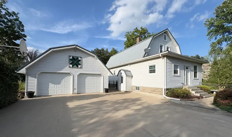 807 Sandoe Street, Grand Junction, IA 50107 - #2