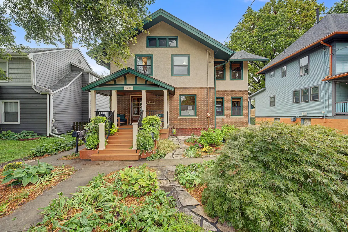 3211 Cottage Grove Avenue, Des Moines, IA 50311 - #1