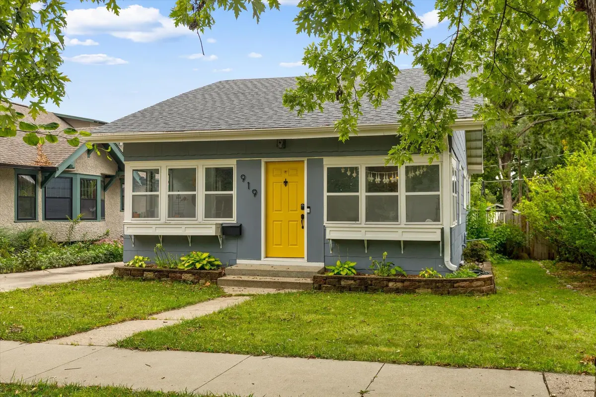 919 40th Street, Des Moines, IA 50312 - #1