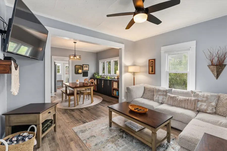 919 40th Street, Des Moines, IA 50312 - #3