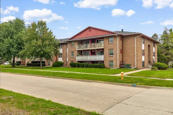 7815 Douglas Avenue, Urbandale, IA 50322