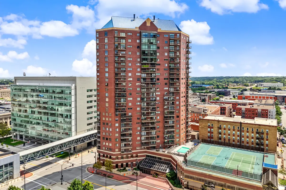 300 Walnut Street, Des Moines, IA 50309 - #1