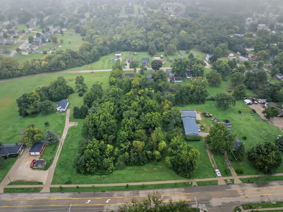 401 E Mckinley Avenue, Des Moines, IA 50315 - #3