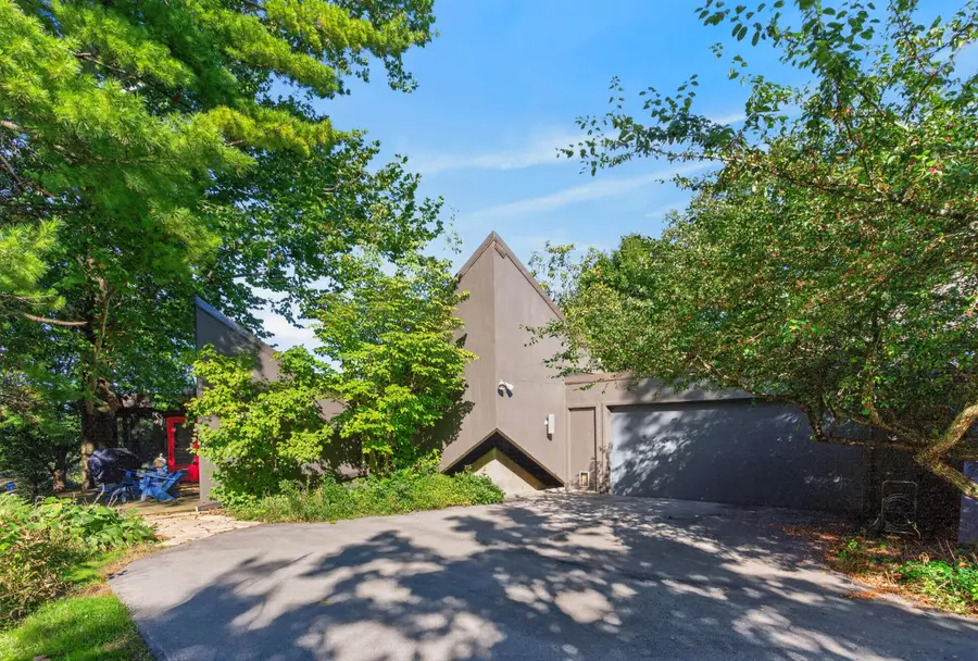 1955 Meadow Glen, Ames, IA 50014 - #2