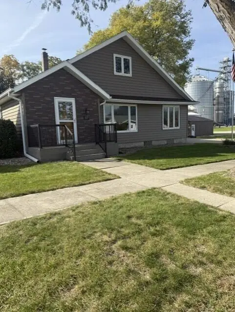 117 / 123 N Illinois, Hubbard, IA 50122 - #1