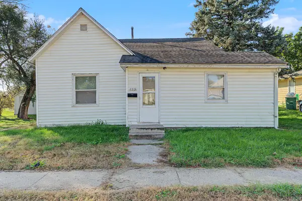 709 E 1st Avenue, Indianola, IA 50125