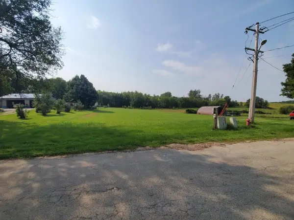 130 3rd Avenue E, Coggon, IA 52218