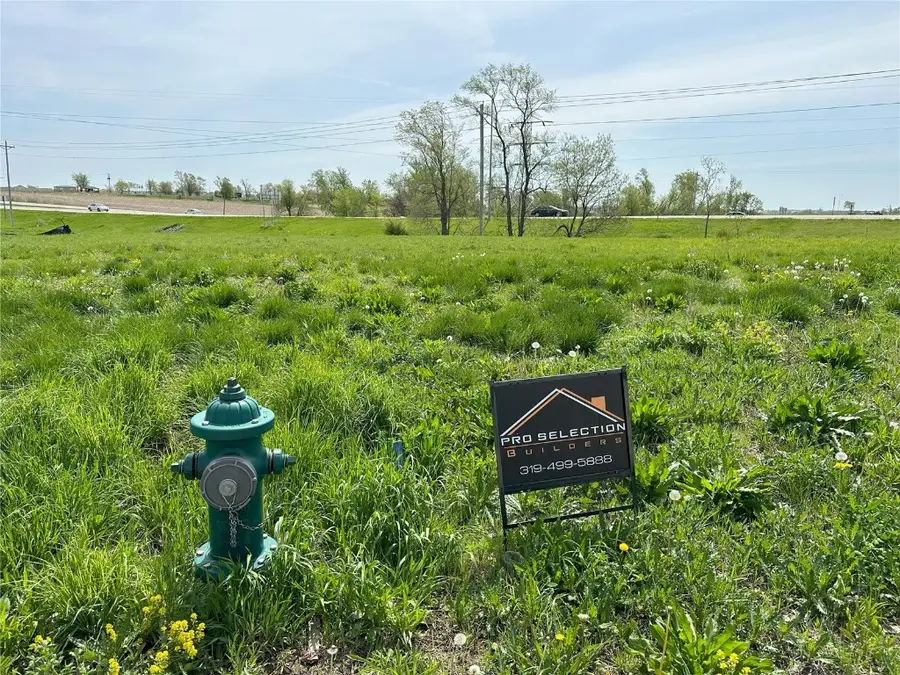 3109 Golden Gate Ct Sw, Cedar Rapids, IA 52404 - Image #2