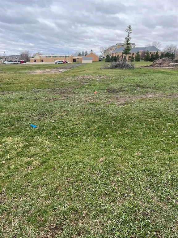 913 W 13th, Vinton, IA 52349