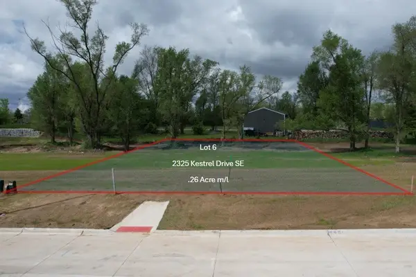 2325 Kestrel Drive Se, Cedar Rapids, IA 52403