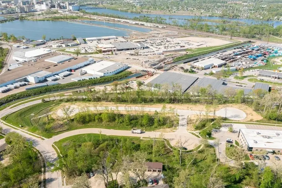 2018 Sierra Circle Ne, Cedar Rapids, IA 52402 - Image #2