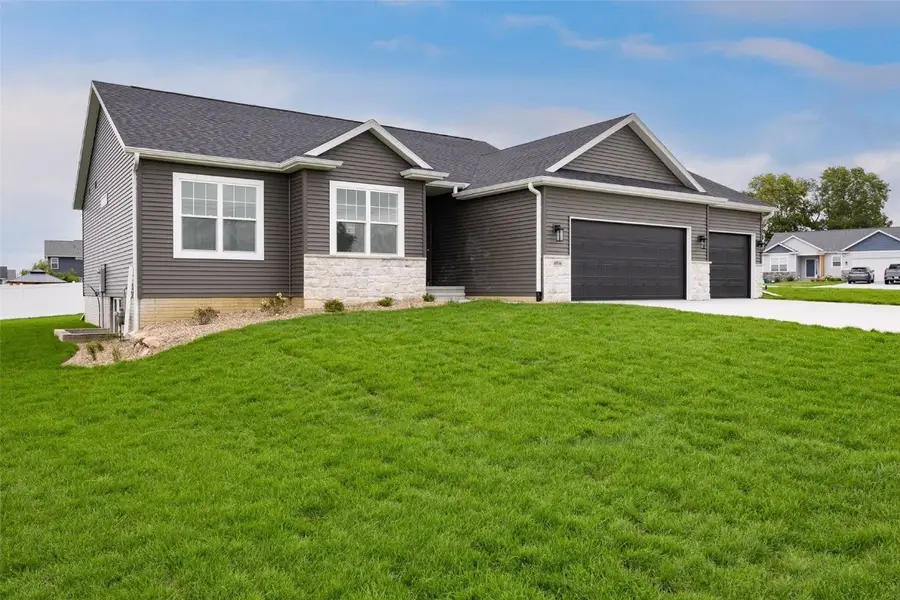 6916 Rock Wood Drive Sw, Cedar Rapids, IA 52404 - Image #2