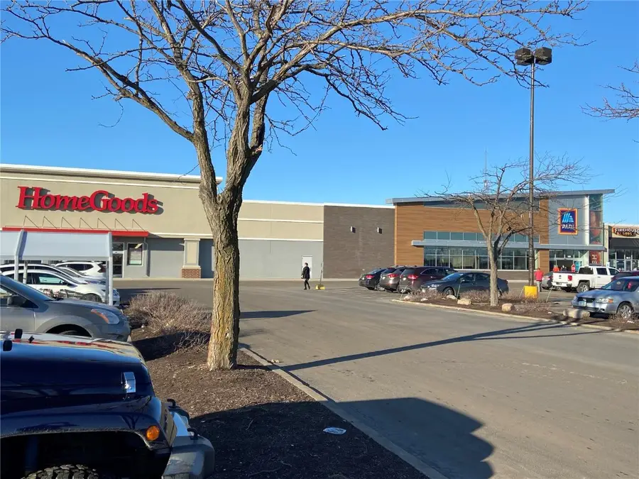 204/206/208 Collins Road Ne, Cedar Rapids, IA 52402 - Image #2