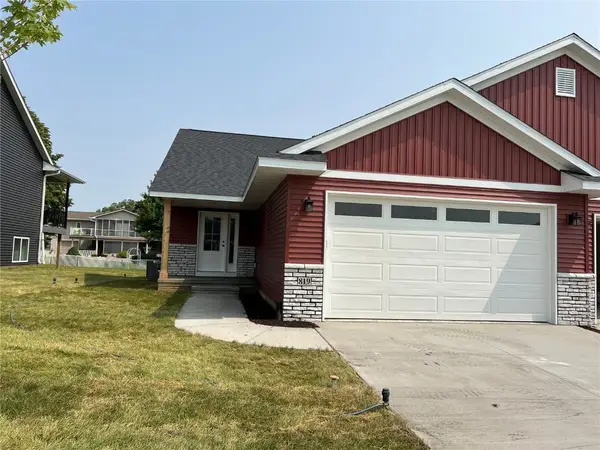 819 Prairie View Drive, West Branch, IA 52358