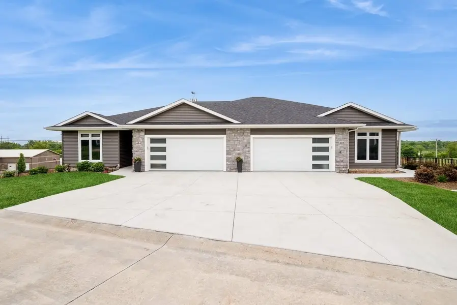 618 J Ave Ne, Cedar Rapids, IA 52402 - Image #1