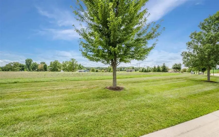 1688 Timberlake Run, Cedar Rapids, IA 52403 - Image #3