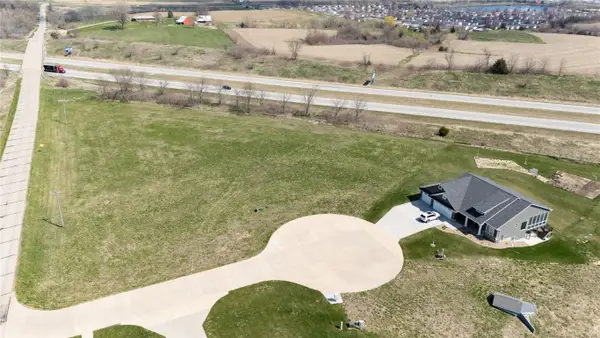 3804 Sierra Ter Sw, Iowa City, IA 52240