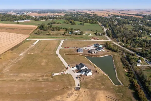 2955 Trailside Drive, Robins, IA 52328