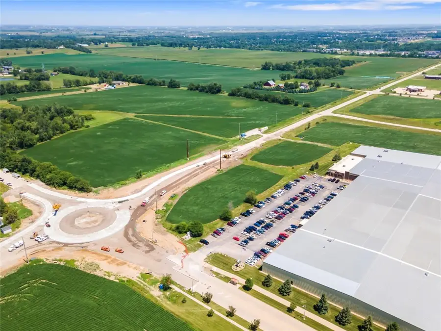 1175 Tower Terrace Rd, Hiawatha, IA 52233 - Image #3