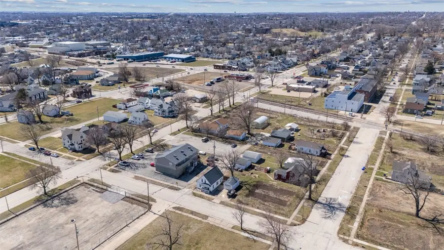 718 4th Street Nw, Cedar Rapids, IA 52405 - #2