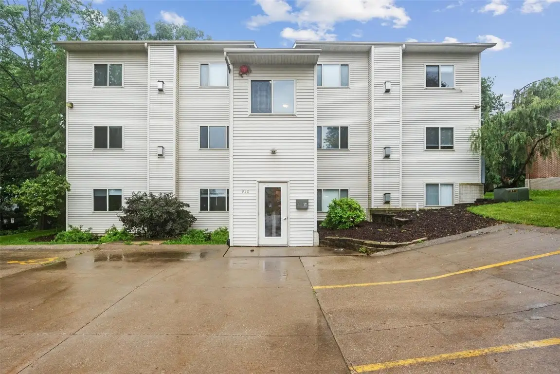 930 23rd Ave Place #6, Coralville, IA 52241 - Image #1