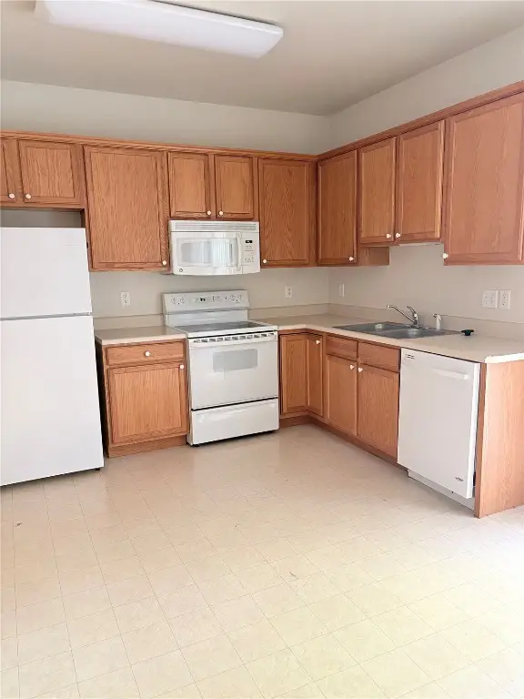 930 23rd Ave Place #6, Coralville, IA 52241 - Image #3