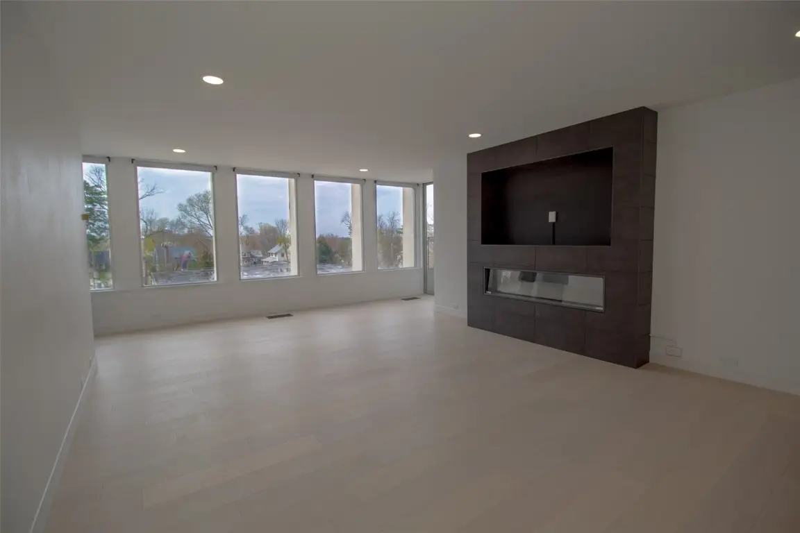 2222 1st Avenue #305, Cedar Rapids, IA 52402 - Image #1