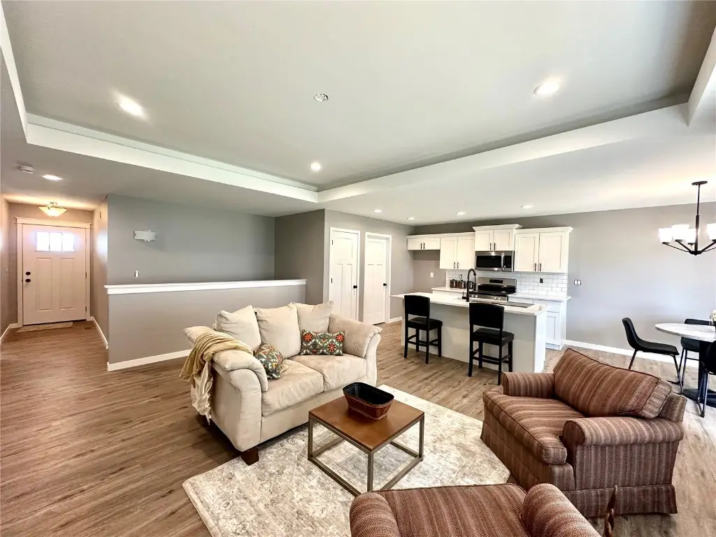 914 Juneberry Drive, Palo, IA 52324 - Image #1