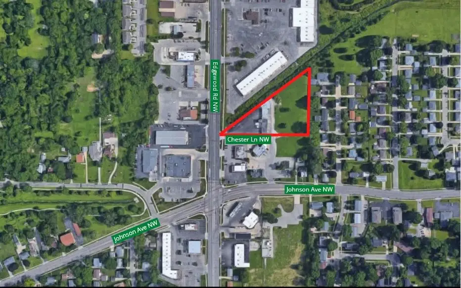 327* Edgewood Road Nw, Cedar Rapids, IA 52405 - #1