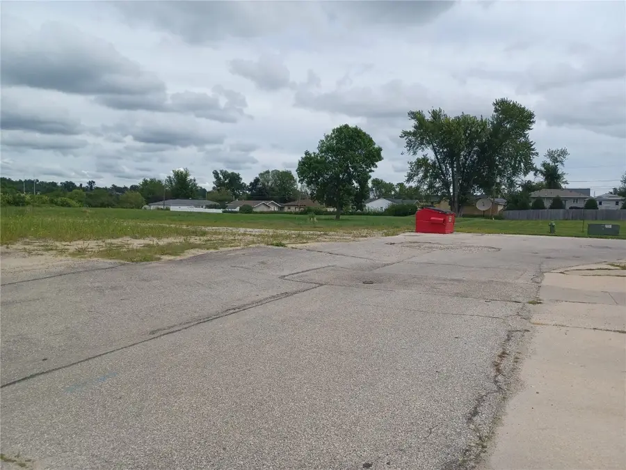 327* Edgewood Road Nw, Cedar Rapids, IA 52405 - #2