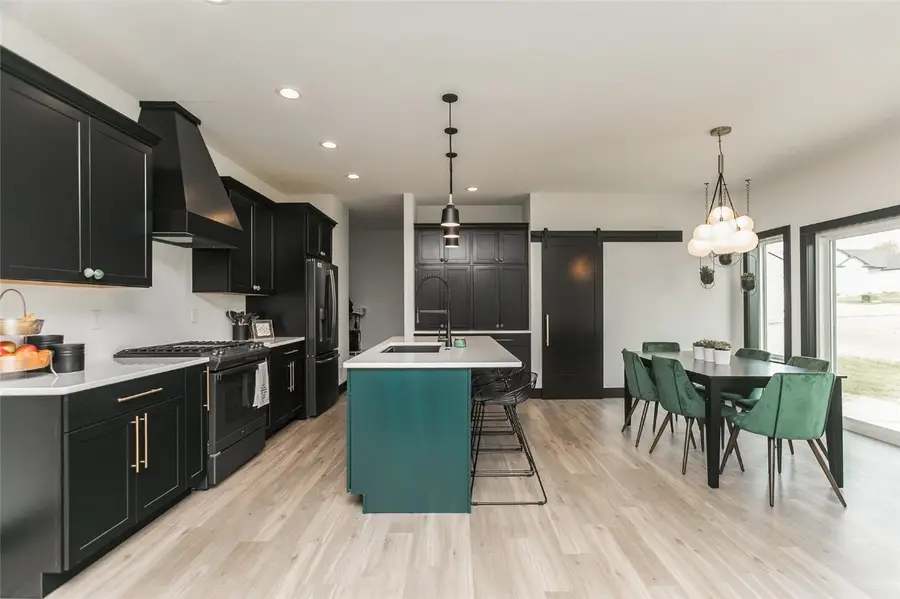 2027 Royal Oak Ridge, Marion, IA 52302 - Image #2