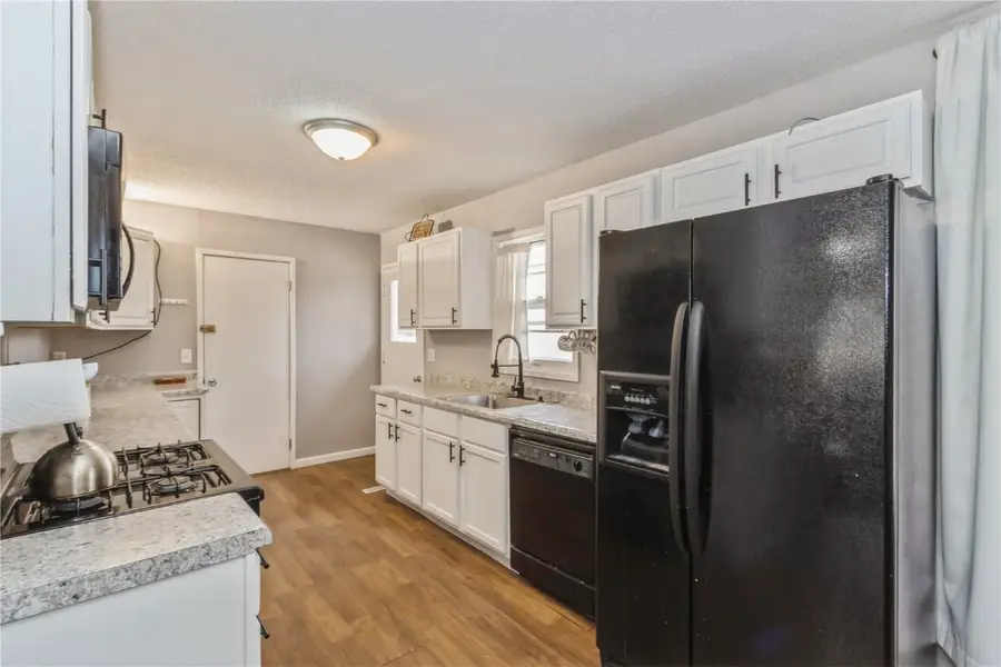 281 NW Jacolyn Drive, Cedar Rapids, IA 52405 - Image #3