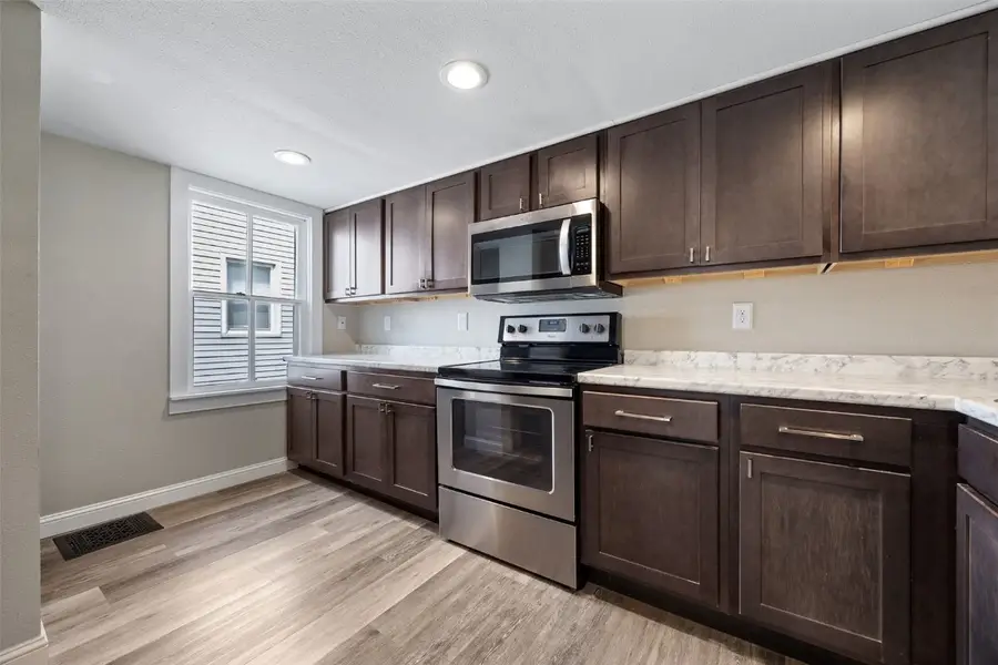 828 Church Street, Iowa City, IA 52245 - Image #2