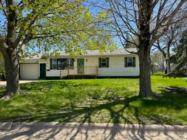 515 N Hartwell Avenue, New Hampton, IA 50659