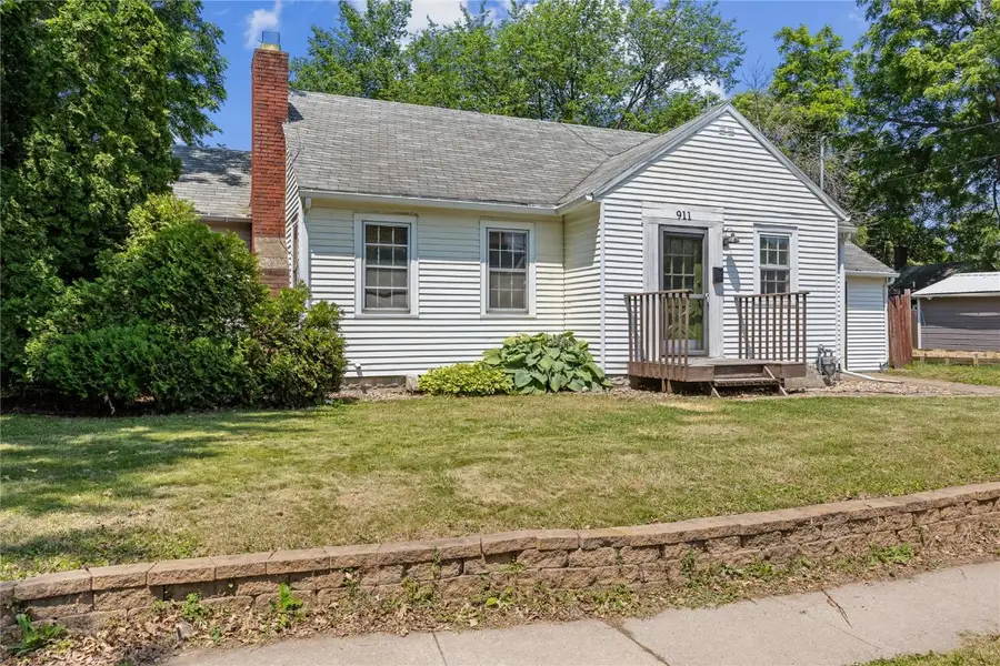 911 S Van Buren Street, Iowa City, IA 52240 - Image #2