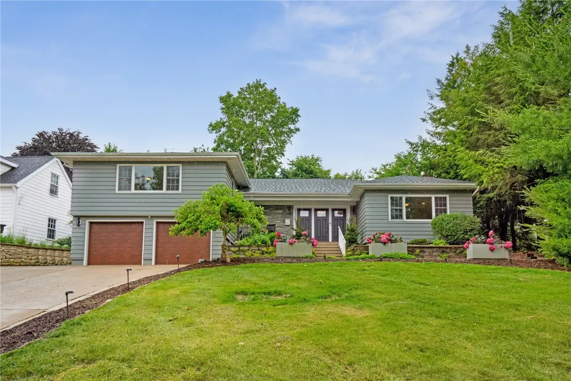 2260 Country Club Parkway Se, Cedar Rapids, IA 52403 - Image #1