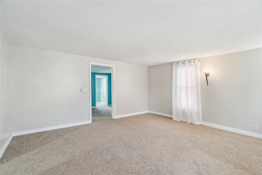 316 E Washington Street, Center Point, IA 52213 - Image #3