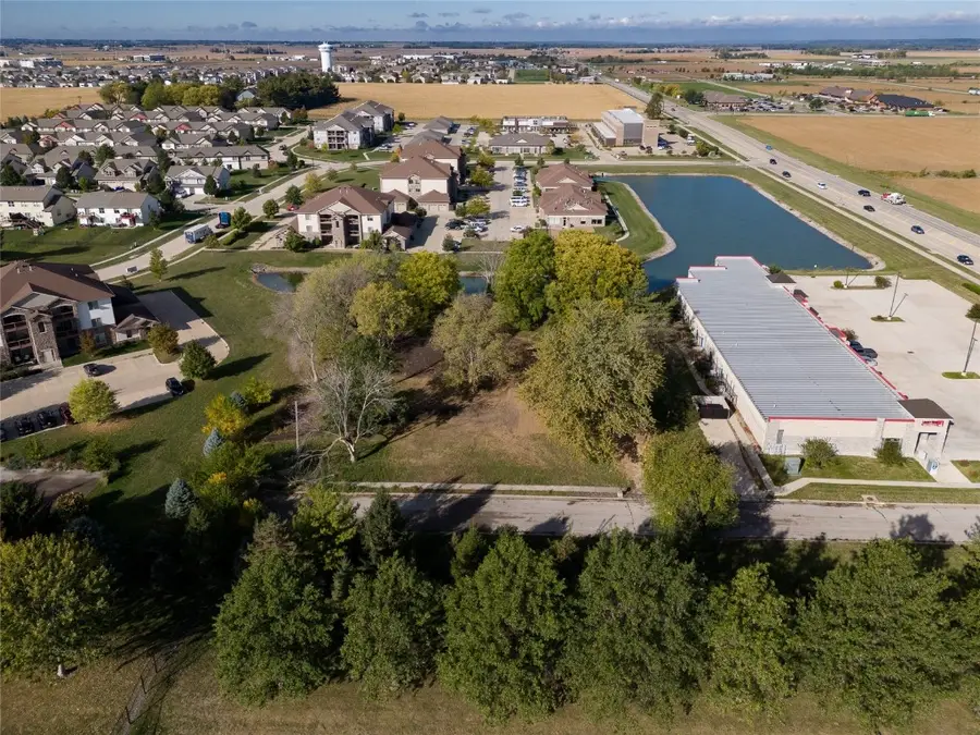 555 Country Ln, North Liberty, IA 52317 - Image #2