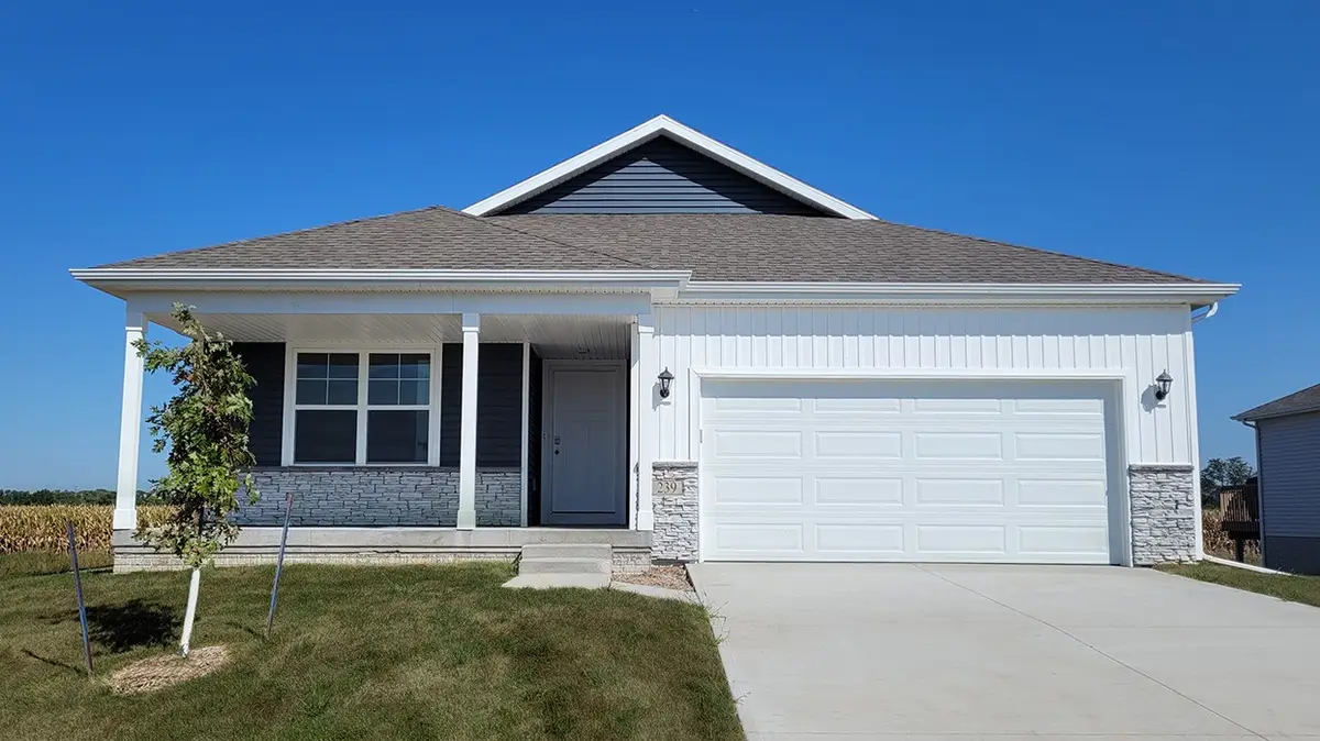 9603 Brighton Way Sw, Cedar Rapids, IA 52404 - Image #1