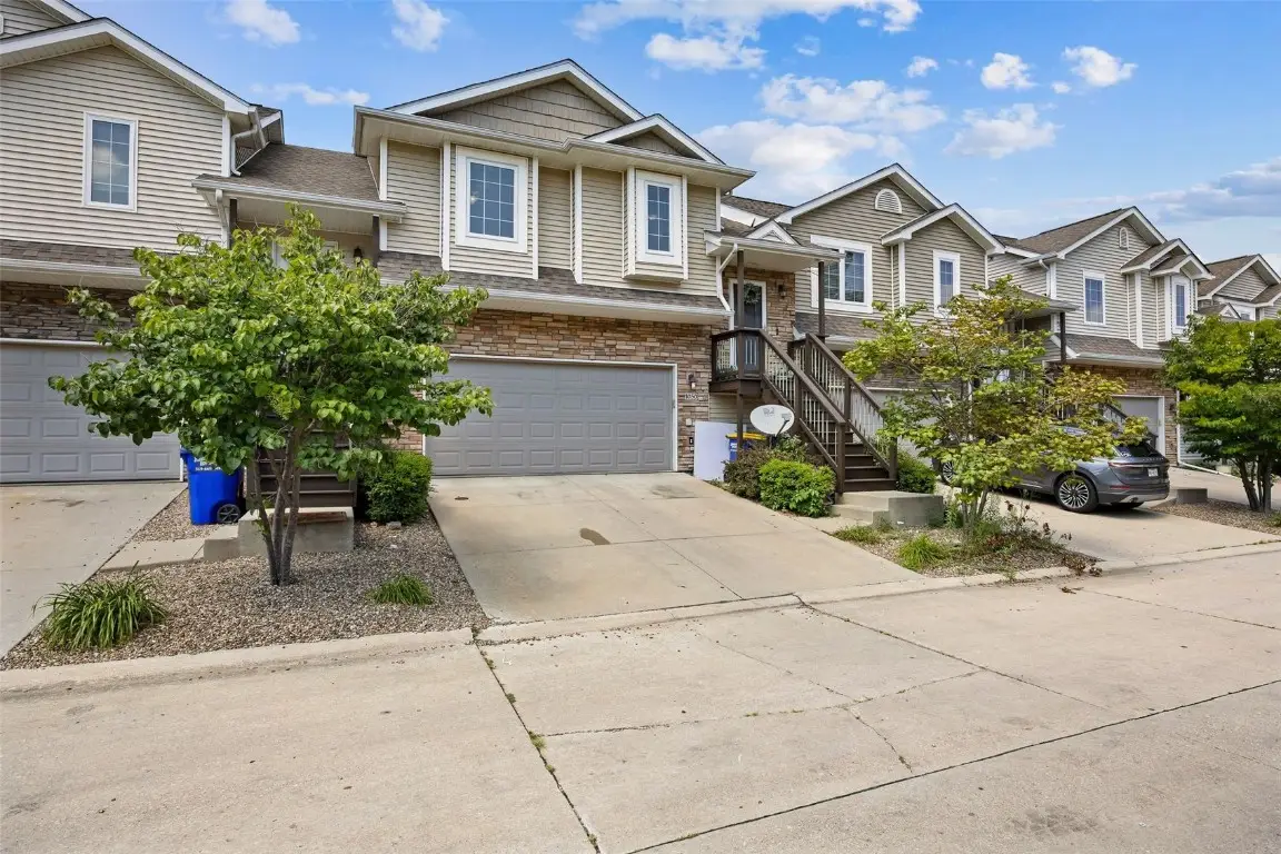 1050 Twilight Dr, North Liberty, IA 52317 - Image #1