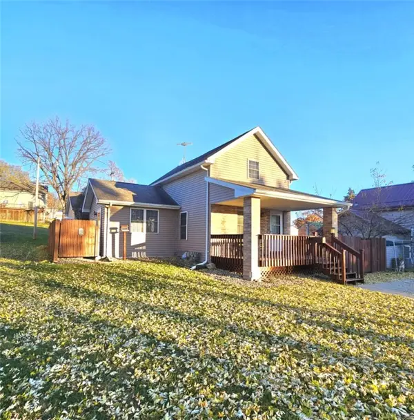 105 N Division Street, Anamosa, IA 52205