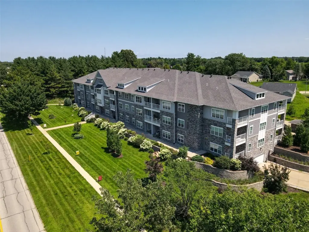 260 N Scott Boulevard, Iowa City, IA 52245 - Image #1