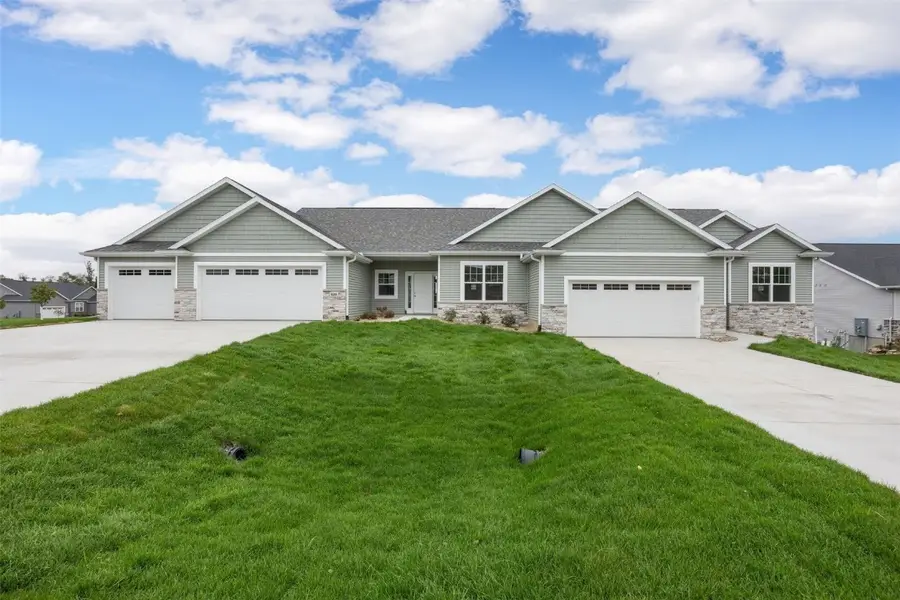 827 Tumble Grass Court Se, Cedar Rapids, IA 52403 - Image #2